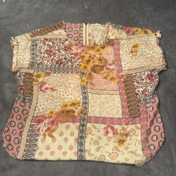 Unbranded Tops - Unbranded Blouse Women XL Pink Floral Paisley Print Back Zip Relaxed Fit Summer